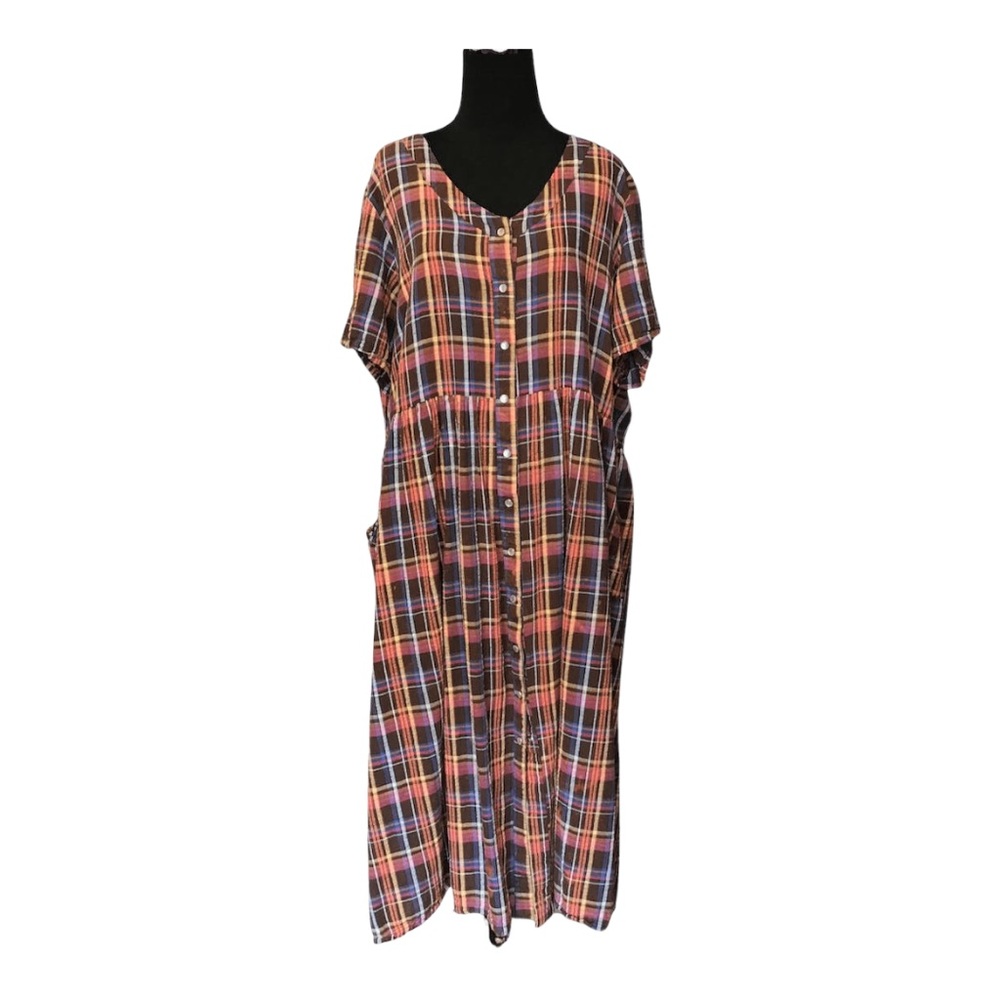Vintage 90’s Snap Front Maxi Dress
Brand Only Necessities 
Size M